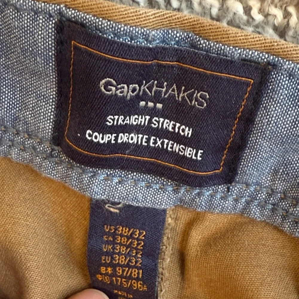 GAP // MENS STRAIGHT STRETCH KHAKIS (1) - Picture 3 of 6